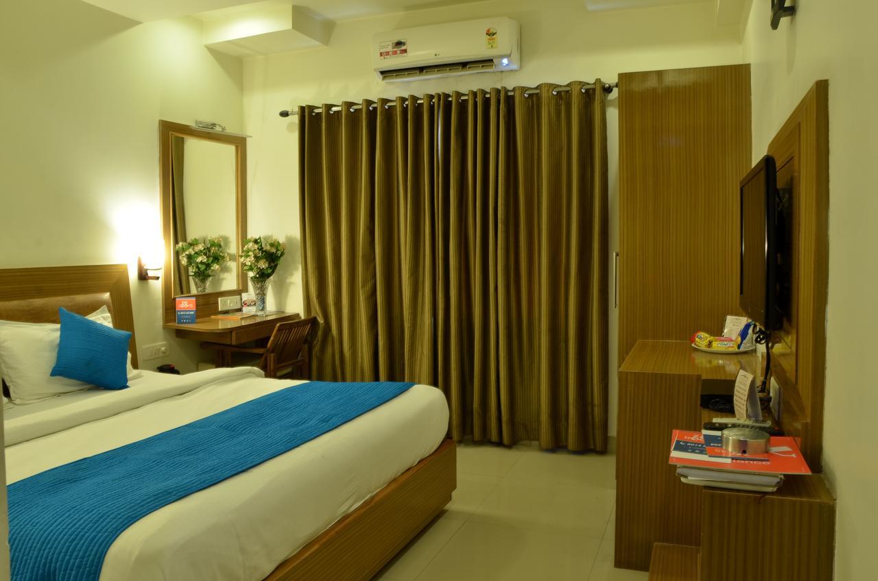 Hotel Poonam Plaza Agra  Eksteriør bilde