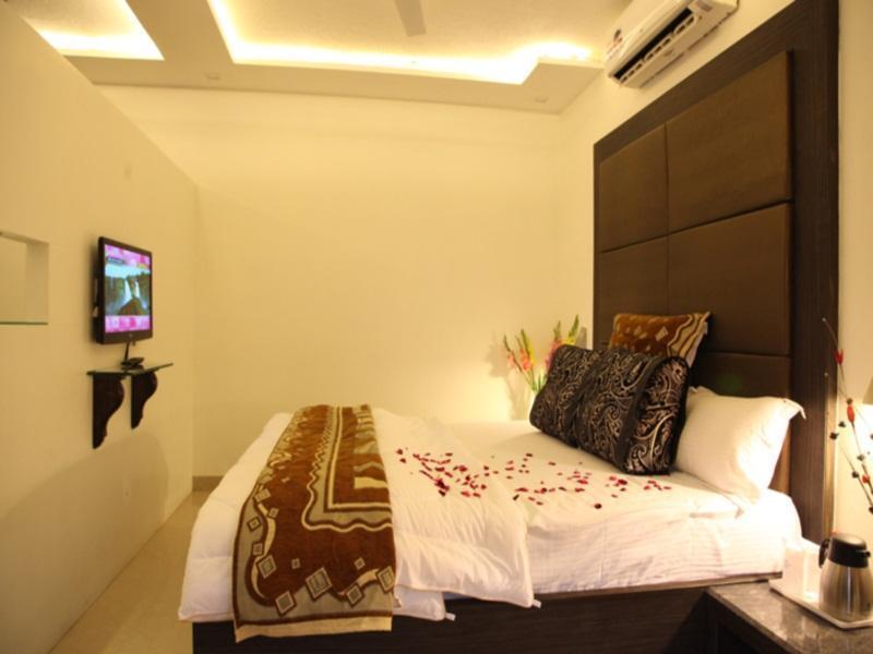 Hotel Poonam Plaza Agra  Eksteriør bilde