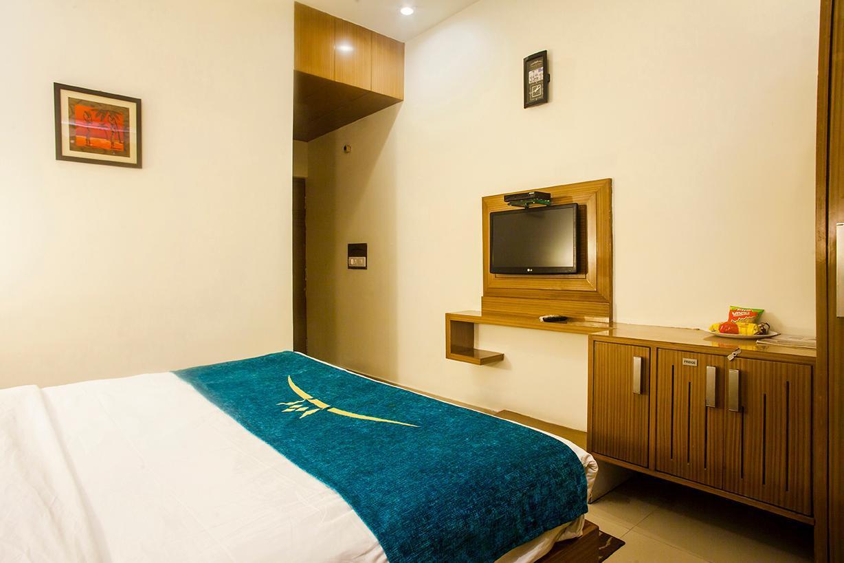 Hotel Poonam Plaza Agra  Eksteriør bilde