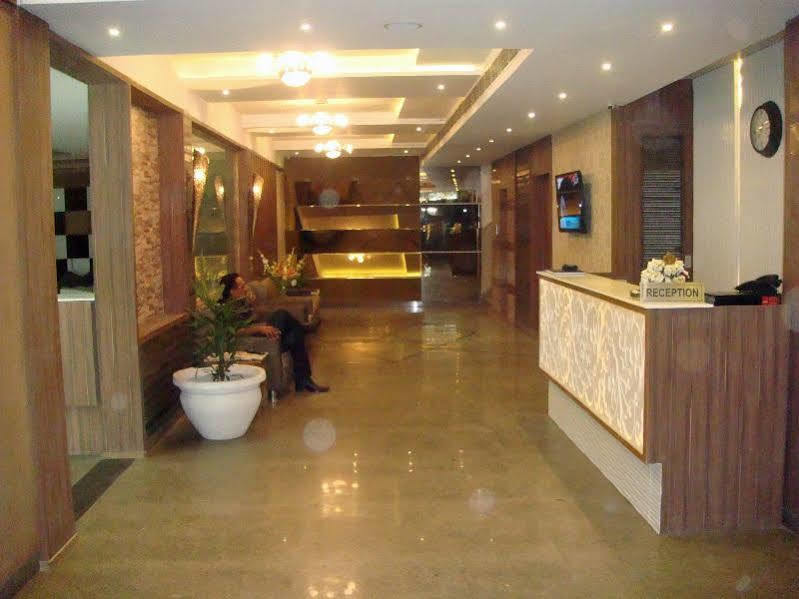 Hotel Poonam Plaza Agra  Eksteriør bilde