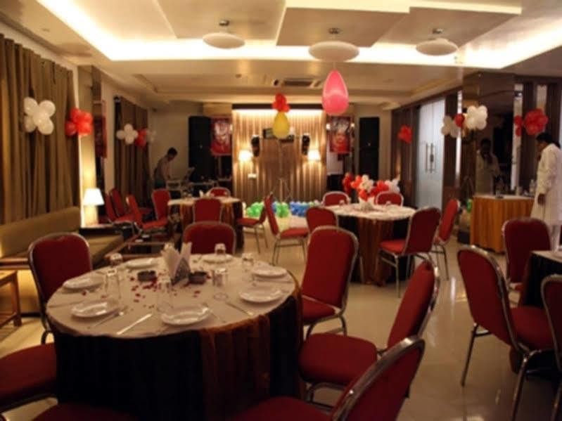 Hotel Poonam Plaza Agra  Eksteriør bilde